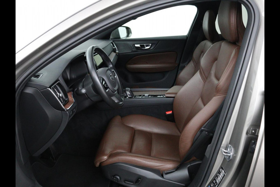 Volvo V60 Cross Country 2.0 B5 AWD Pro | Panoramadak | Head-Up | Leder | Stoelverwarming | Trekhaak | Adaptive cruise | Carplay | Navigatie | Keyless | Harman/Kardon
