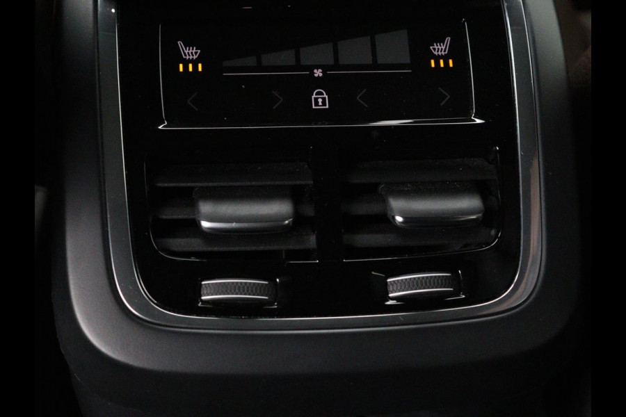 Volvo V60 Cross Country 2.0 B5 AWD Pro | Panoramadak | Head-Up | Leder | Stoelverwarming | Trekhaak | Adaptive cruise | Carplay | Navigatie | Keyless | Harman/Kardon