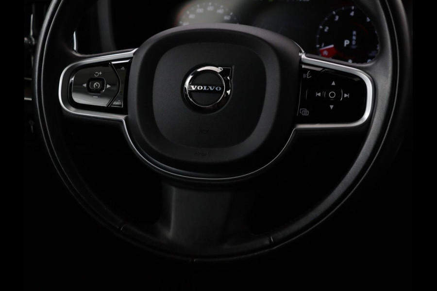 Volvo V60 Cross Country 2.0 B5 AWD Pro | Panoramadak | Head-Up | Leder | Stoelverwarming | Trekhaak | Adaptive cruise | Carplay | Navigatie | Keyless | Harman/Kardon