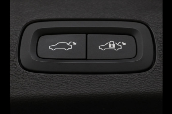 Volvo V60 Cross Country 2.0 B5 AWD Pro | Panoramadak | Head-Up | Leder | Stoelverwarming | Trekhaak | Adaptive cruise | Carplay | Navigatie | Keyless | Harman/Kardon