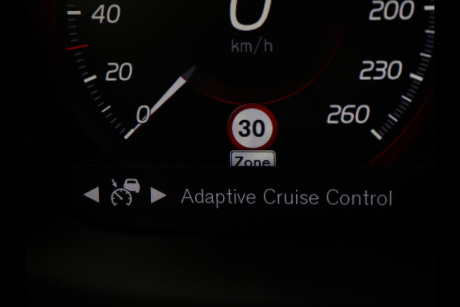 Volvo V60 Cross Country 2.0 B5 AWD Pro | Panoramadak | Head-Up | Leder | Stoelverwarming | Trekhaak | Adaptive cruise | Carplay | Navigatie | Keyless | Harman/Kardon