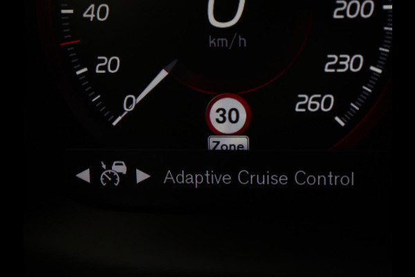 Volvo V60 Cross Country 2.0 B5 AWD Pro | Panoramadak | Head-Up | Leder | Stoelverwarming | Trekhaak | Adaptive cruise | Carplay | Navigatie | Keyless | Harman/Kardon
