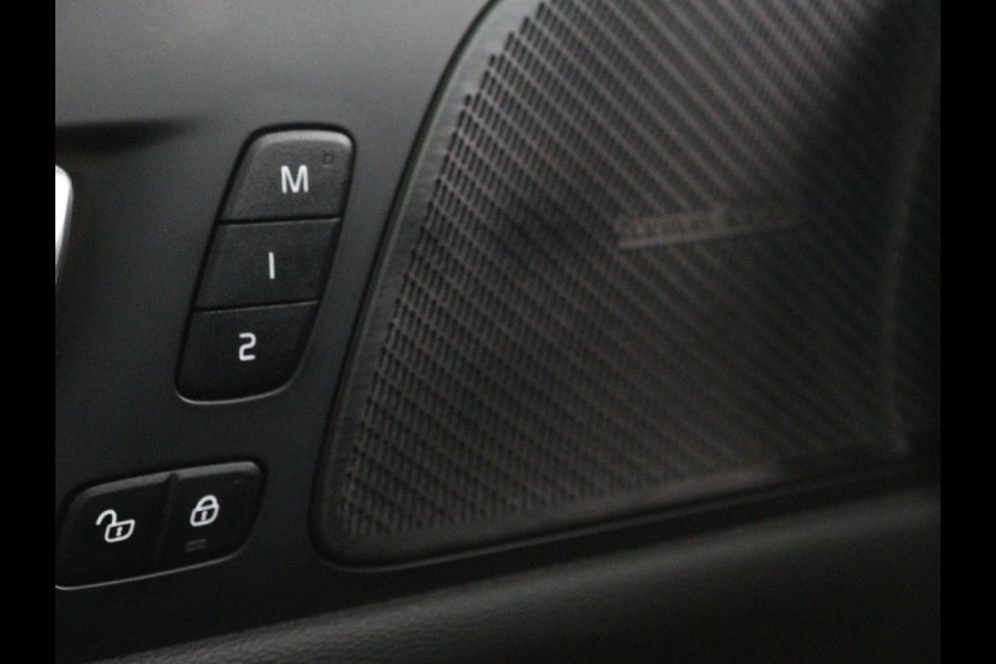 Volvo V60 Cross Country 2.0 B5 AWD Pro | Panoramadak | Head-Up | Leder | Stoelverwarming | Trekhaak | Adaptive cruise | Carplay | Navigatie | Keyless | Harman/Kardon
