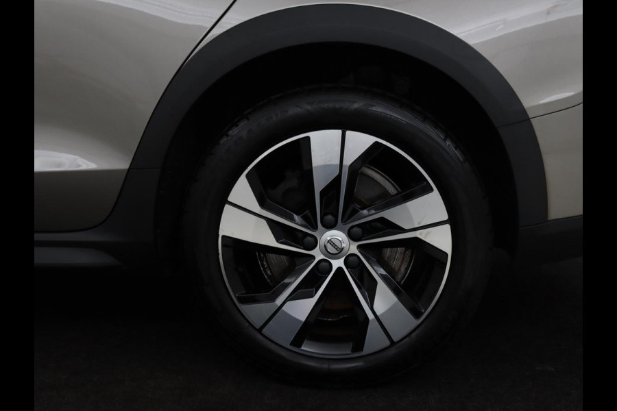 Volvo V60 Cross Country 2.0 B5 AWD Pro | Panoramadak | Head-Up | Leder | Stoelverwarming | Trekhaak | Adaptive cruise | Carplay | Navigatie | Keyless | Harman/Kardon