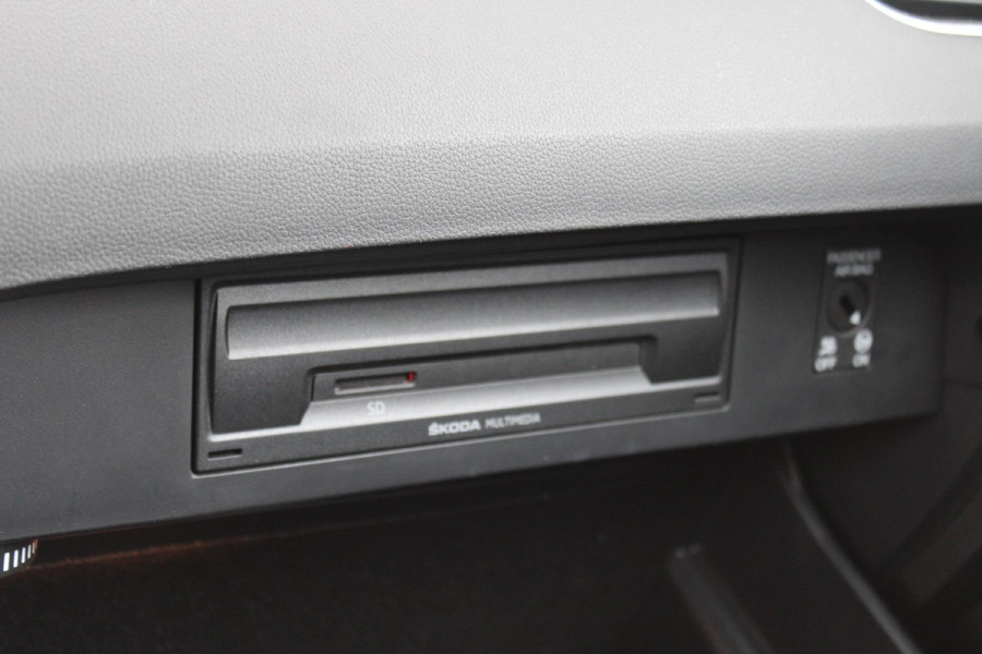 Škoda Octavia 1.5 TSI Greentech Sport Business automaat dsg multimedia trekhaak