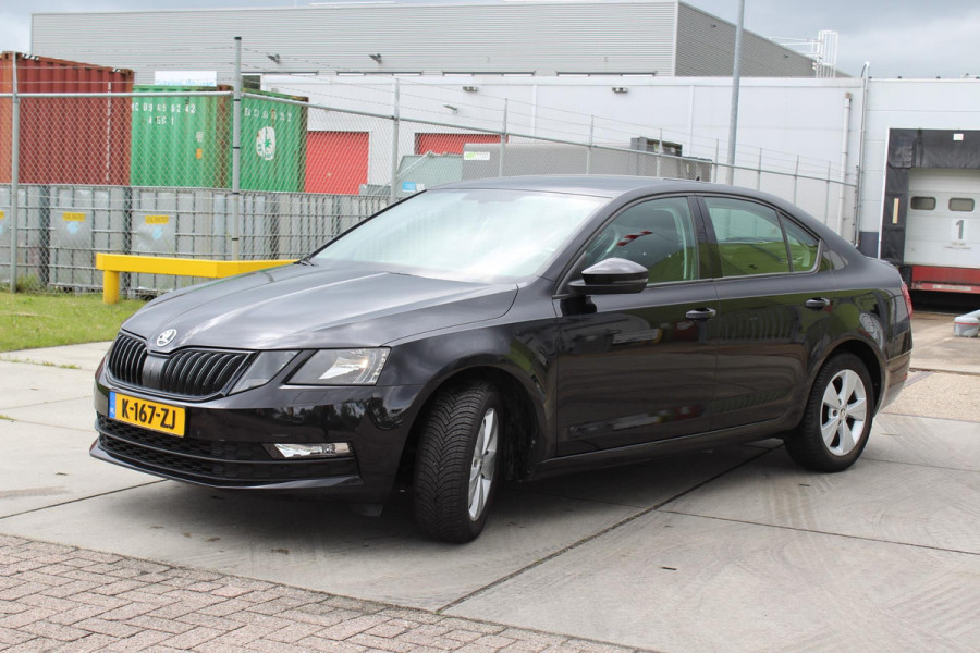 Škoda Octavia 1.5 TSI Greentech Sport Business automaat dsg multimedia trekhaak