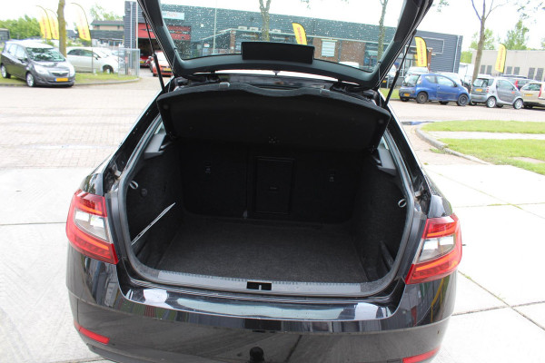 Škoda Octavia 1.5 TSI Greentech Sport Business automaat dsg multimedia trekhaak