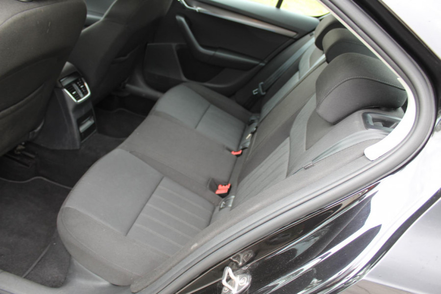 Škoda Octavia 1.5 TSI Greentech Sport Business automaat dsg multimedia trekhaak