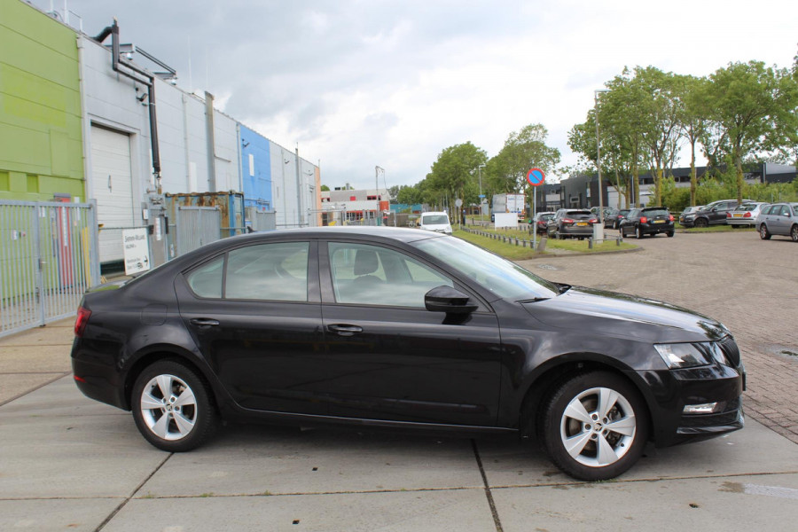 Škoda Octavia 1.5 TSI Greentech Sport Business automaat dsg multimedia trekhaak