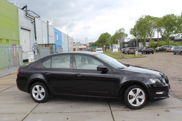 Škoda Octavia 1.5 TSI Greentech Sport Business automaat dsg multimedia trekhaak