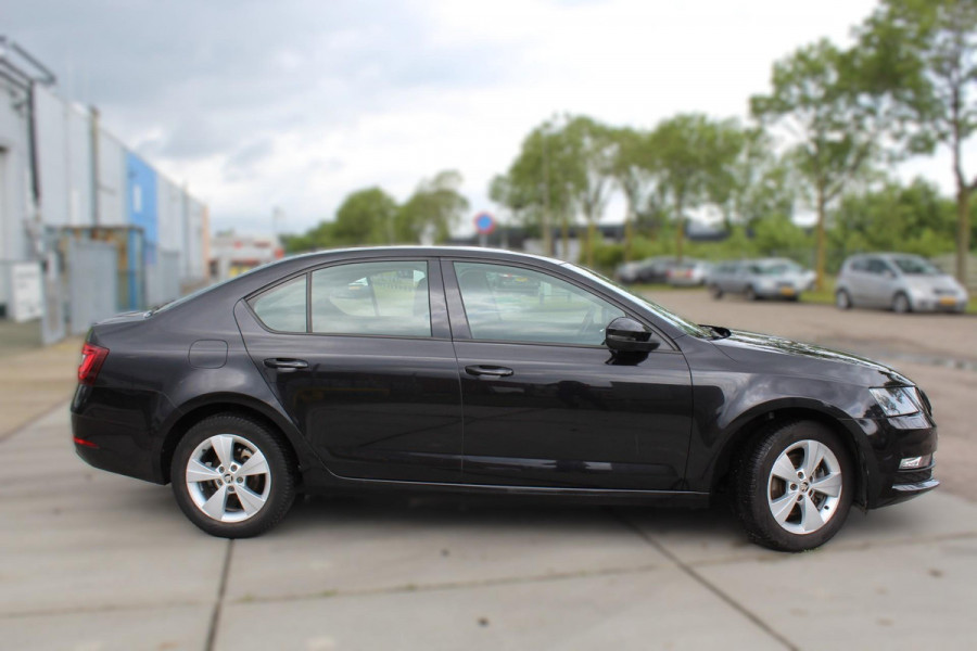 Škoda Octavia 1.5 TSI Greentech Sport Business automaat dsg multimedia trekhaak