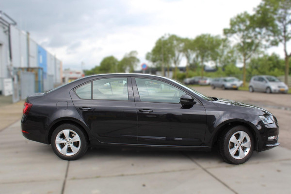 Škoda Octavia 1.5 TSI Greentech Sport Business automaat dsg multimedia trekhaak