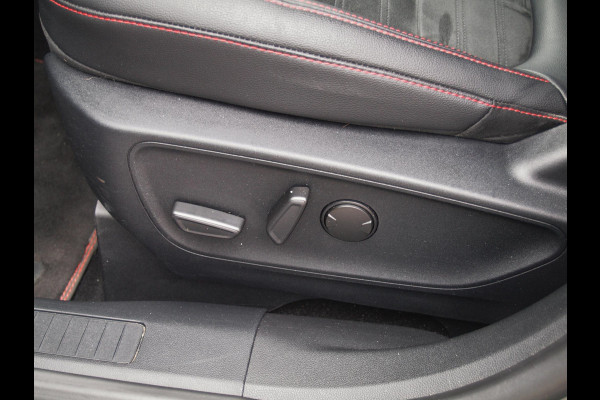 Ford Kuga 2.5 PHEV ST-Line X | Panoramadak | 19 Inch | Camera | NL-Auto | B&O