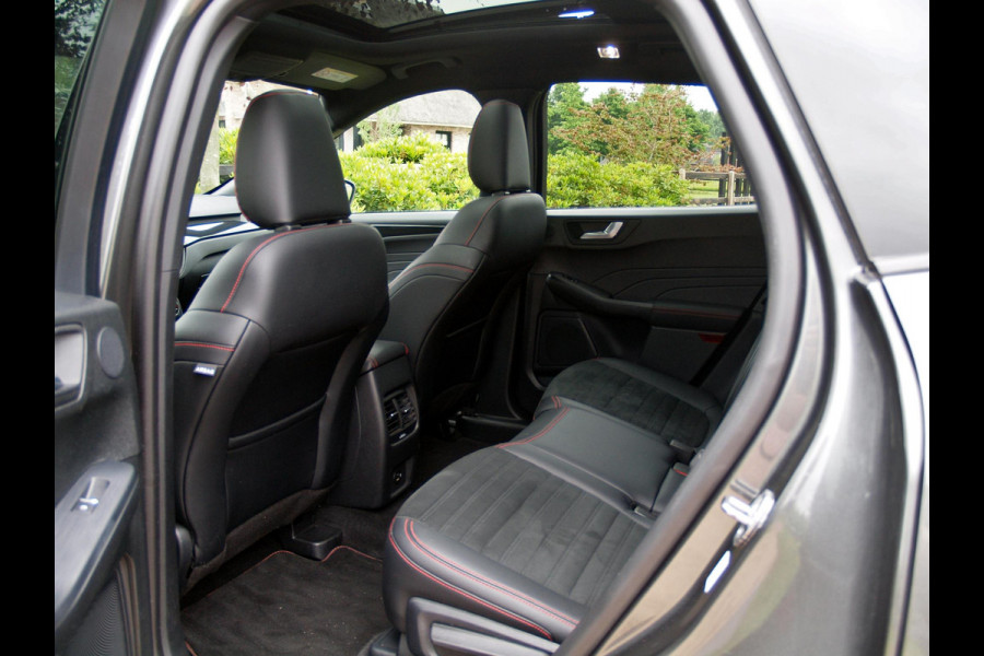 Ford Kuga 2.5 PHEV ST-Line X | Panoramadak | 19 Inch | Camera | NL-Auto | B&O