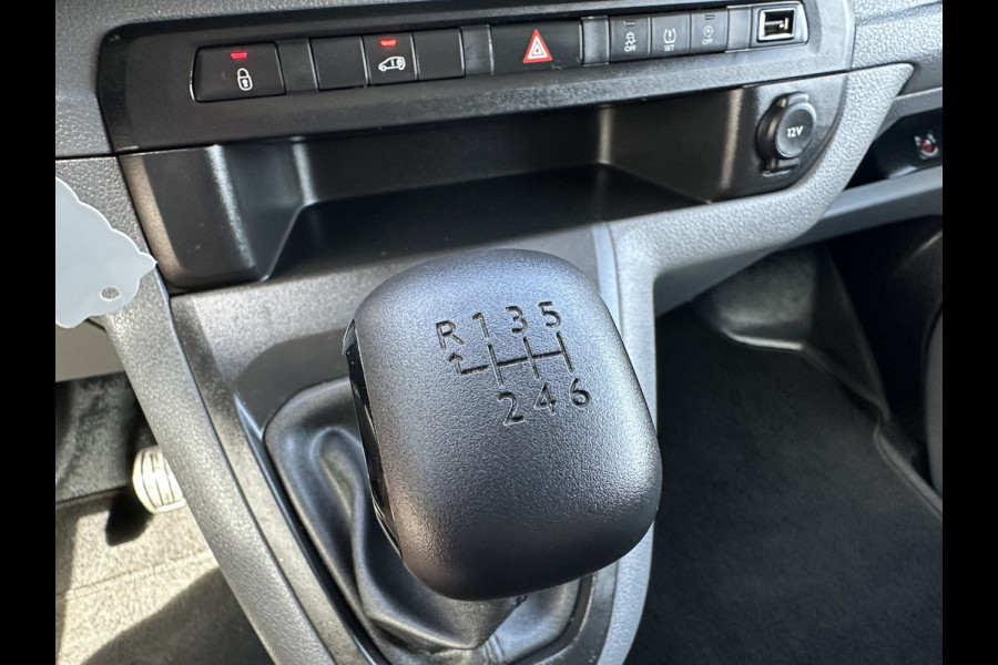 Peugeot Expert 1.5 BlueHDI 102 PK / L2H1 / 18.472 KM !! / 1e EIG. / TREKHAAK / AIRCO / CRUISE / BLUETOOTH / ORIG. NL