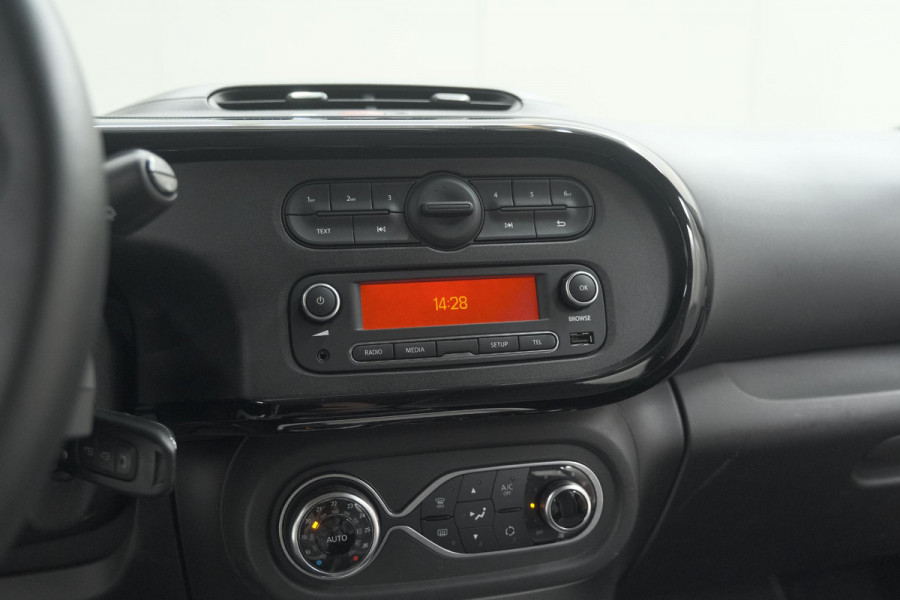 Renault Twingo SCe 70 Intens | Parkeersensoren | Cruise Control | Climate Control | 15 Inch Lichtmetalen Velgen