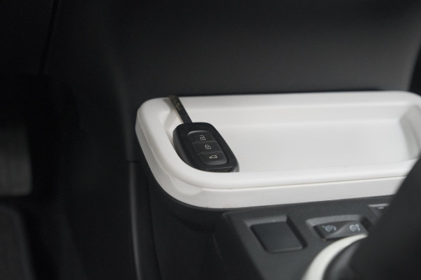 Renault Twingo SCe 70 Intens | Parkeersensoren | Cruise Control | Climate Control | 15 Inch Lichtmetalen Velgen