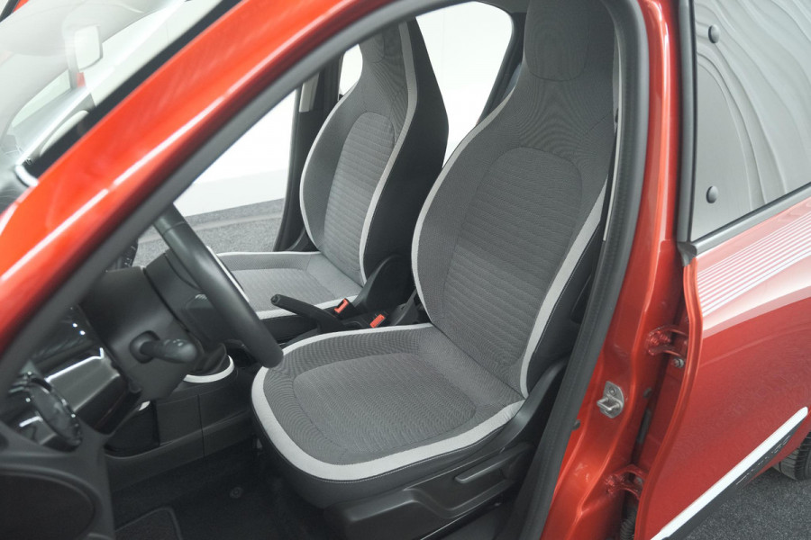 Renault Twingo SCe 70 Intens | Parkeersensoren | Cruise Control | Climate Control | 15 Inch Lichtmetalen Velgen