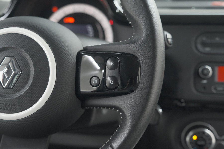 Renault Twingo SCe 70 Intens | Parkeersensoren | Cruise Control | Climate Control | 15 Inch Lichtmetalen Velgen