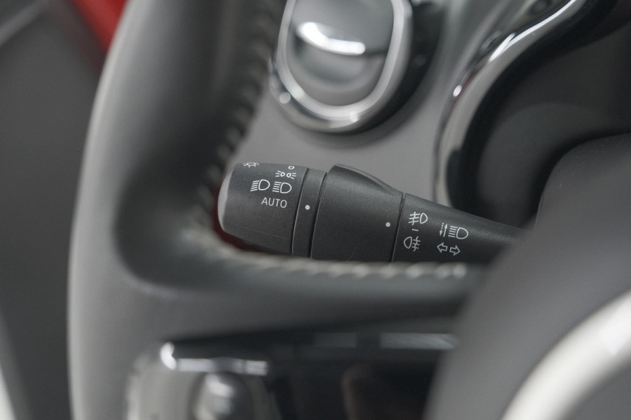 Renault Twingo SCe 70 Intens | Parkeersensoren | Cruise Control | Climate Control | 15 Inch Lichtmetalen Velgen