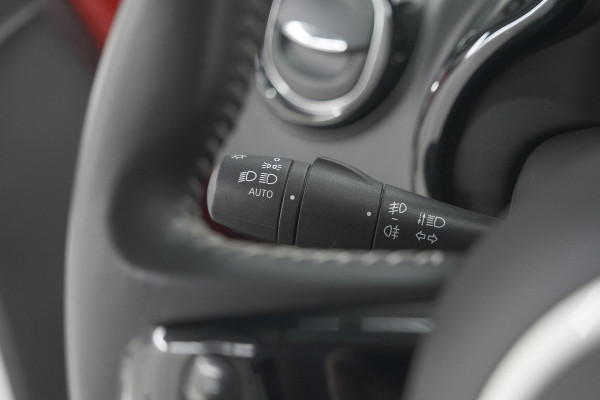 Renault Twingo SCe 70 Intens | Parkeersensoren | Cruise Control | Climate Control | 15 Inch Lichtmetalen Velgen