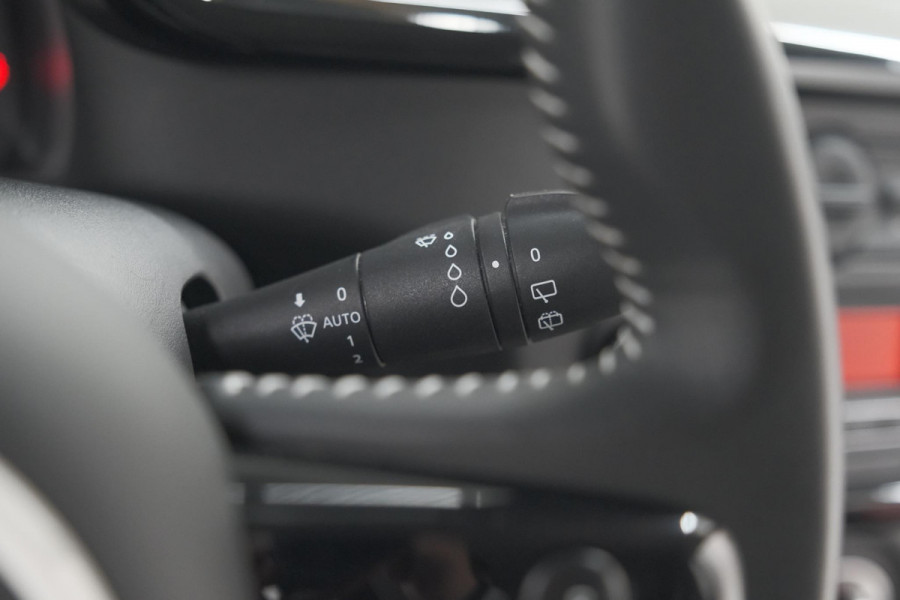 Renault Twingo SCe 70 Intens | Parkeersensoren | Cruise Control | Climate Control | 15 Inch Lichtmetalen Velgen