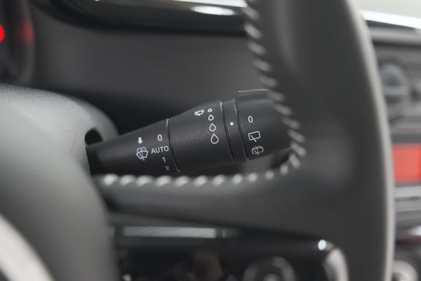Renault Twingo SCe 70 Intens | Parkeersensoren | Cruise Control | Climate Control | 15 Inch Lichtmetalen Velgen