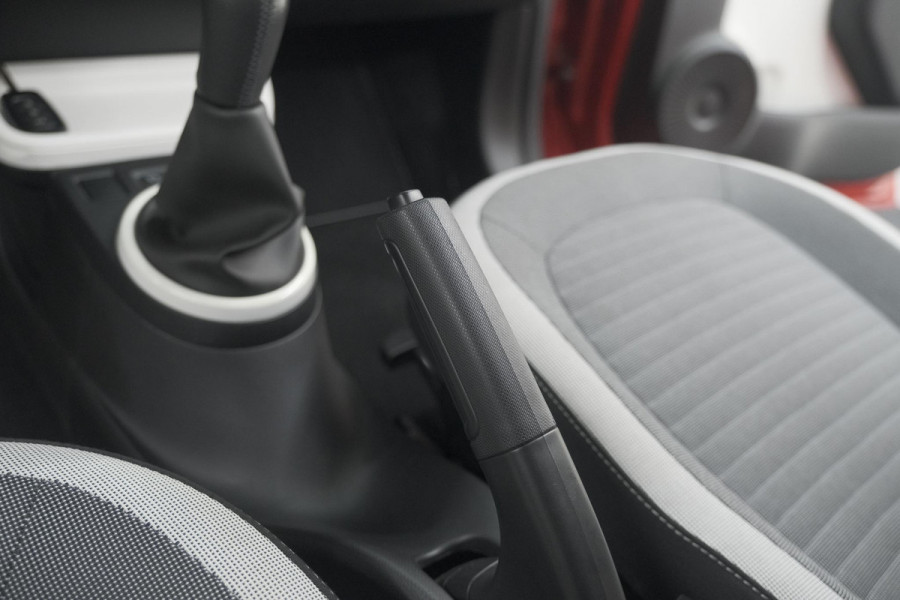 Renault Twingo SCe 70 Intens | Parkeersensoren | Cruise Control | Climate Control | 15 Inch Lichtmetalen Velgen