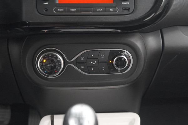 Renault Twingo SCe 70 Intens | Parkeersensoren | Cruise Control | Climate Control | 15 Inch Lichtmetalen Velgen