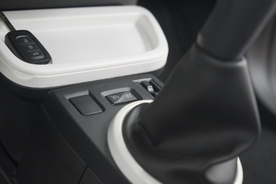 Renault Twingo SCe 70 Intens | Parkeersensoren | Cruise Control | Climate Control | 15 Inch Lichtmetalen Velgen