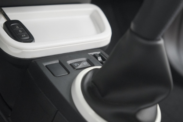 Renault Twingo SCe 70 Intens | Parkeersensoren | Cruise Control | Climate Control | 15 Inch Lichtmetalen Velgen