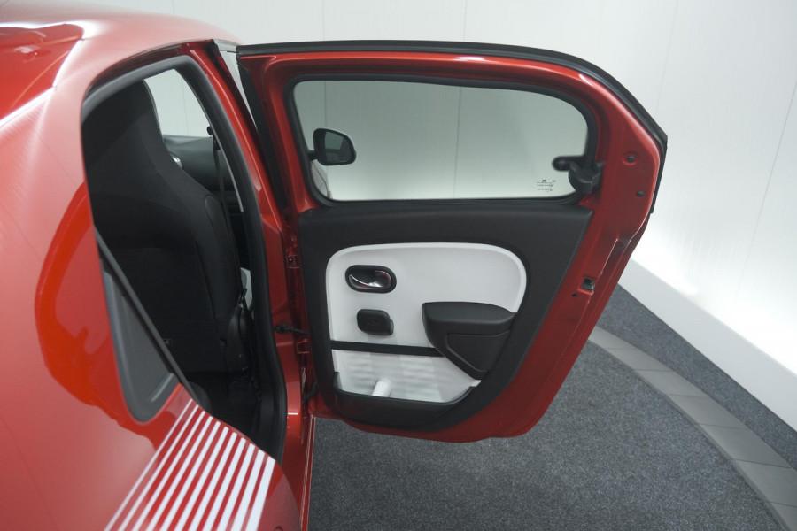 Renault Twingo SCe 70 Intens | Parkeersensoren | Cruise Control | Climate Control | 15 Inch Lichtmetalen Velgen