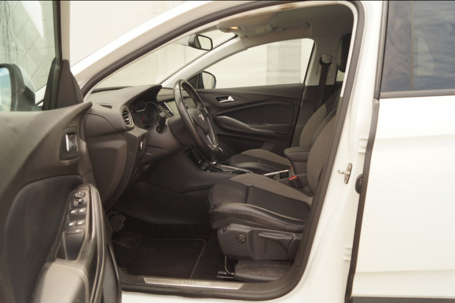 Opel Grandland X 1.2 Turbo 130pk Automaat Business Executive -NAVI-