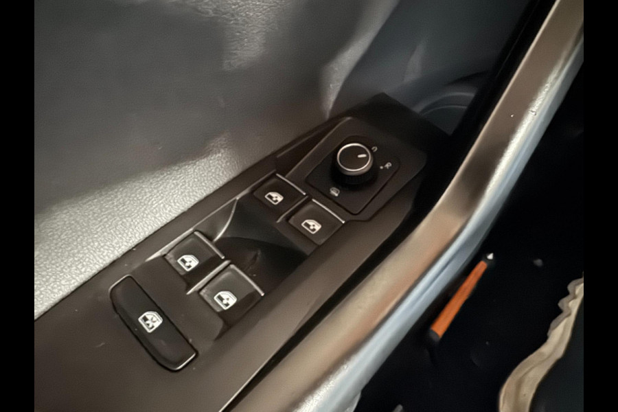 Volkswagen Polo 1.0 TSI Comfortline 95 PK NAVI CARPLAY 4X ELEC RAMEN CRUISE CONTROL