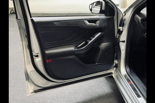 Ford Focus 1.0 EcoBoost ST Line | Panorama | Trekhaak | 1e Eig.