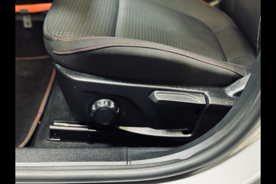 Ford Focus 1.0 EcoBoost ST Line | Panorama | Trekhaak | 1e Eig.