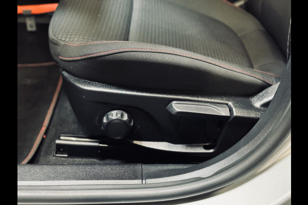 Ford Focus 1.0 EcoBoost ST Line | Panorama | Trekhaak | 1e Eig.