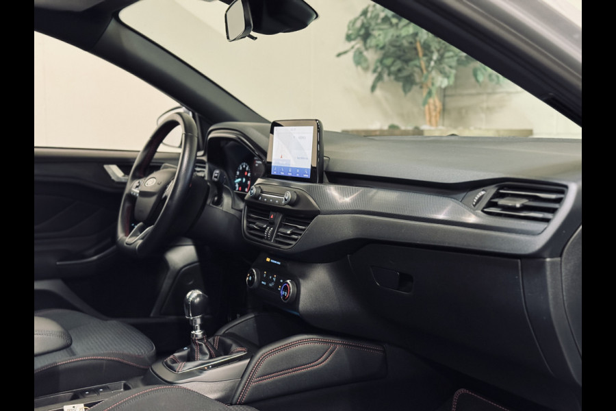 Ford Focus 1.0 EcoBoost ST Line | Panorama | Trekhaak | 1e Eig.