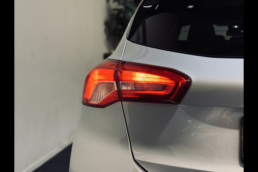 Ford Focus 1.0 EcoBoost ST Line | Panorama | Trekhaak | 1e Eig.