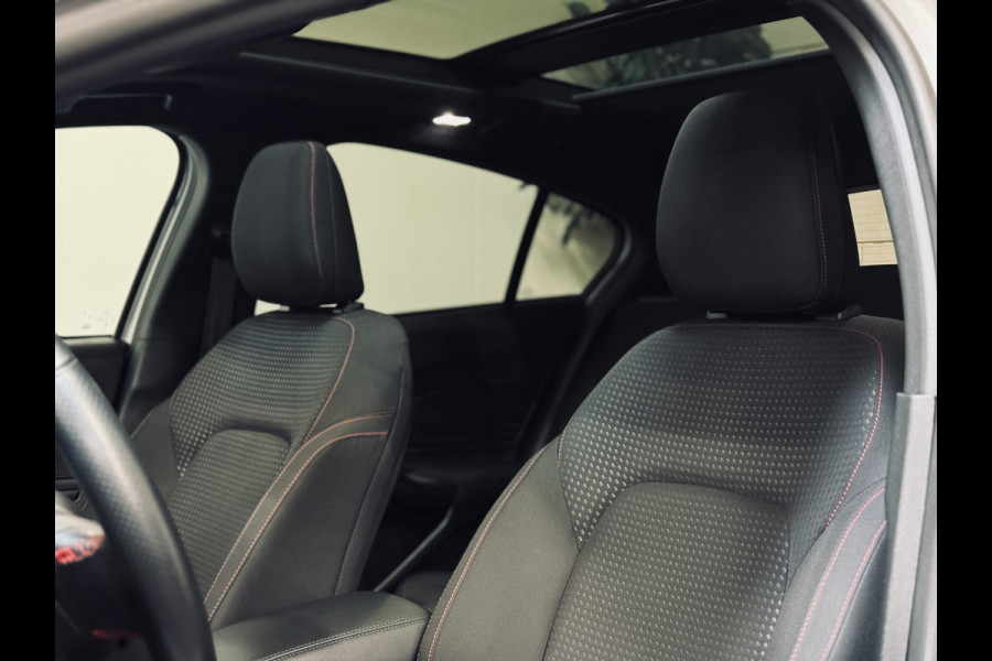 Ford Focus 1.0 EcoBoost ST Line | Panorama | Trekhaak | 1e Eig.