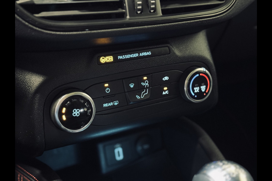 Ford Focus 1.0 EcoBoost ST Line | Panorama | Trekhaak | 1e Eig.