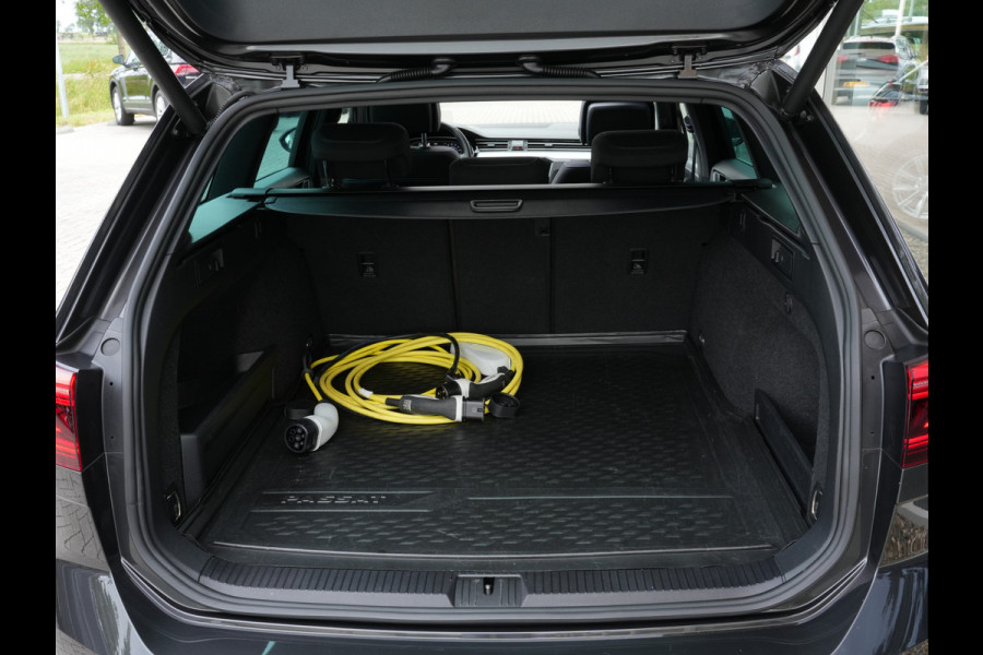 Volkswagen Passat Variant 1.4 TSI PHEV GTE Business | NL Auto | Groot Navigatie | Panorama Dak | Led Matrix
