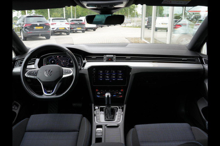 Volkswagen Passat Variant 1.4 TSI PHEV GTE Business | NL Auto | Groot Navigatie | Panorama Dak | Led Matrix