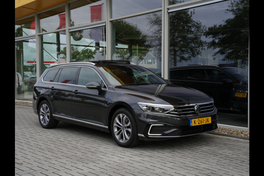 Volkswagen Passat Variant 1.4 TSI PHEV GTE Business | NL Auto | Groot Navigatie | Panorama Dak | Led Matrix