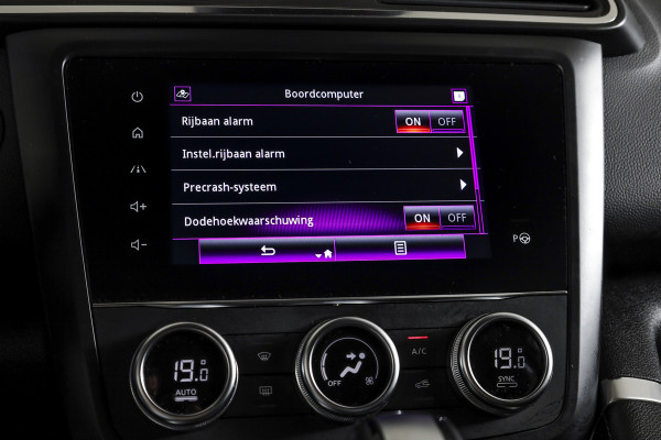 Renault Kadjar 1.3 TCe 160 PK Techno - Automaat | Cruise | Stoelverwarming | Trekhaak | App.Connect | Camera+PDC | NAV+App.Connect | Auto.Airco | LM 19" |