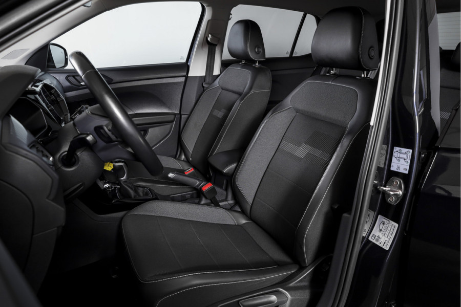 Volkswagen T-Cross 1.0 TSI Style 110 PK - Automaat | Dig.Cockpit | Adapt.Cruise |  Stoelverw. | PDC | Camera | App.Connect | ECC | Afn.Trekhaak | LM 18" |