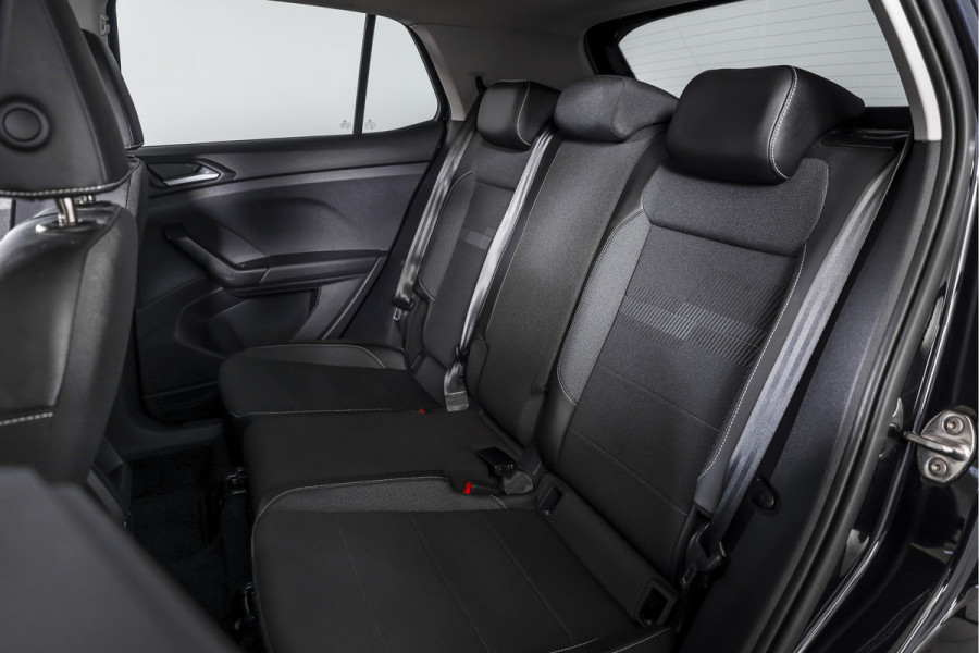 Volkswagen T-Cross 1.0 TSI Style 110 PK - Automaat | Dig.Cockpit | Adapt.Cruise |  Stoelverw. | PDC | Camera | App.Connect | ECC | Afn.Trekhaak | LM 18" |