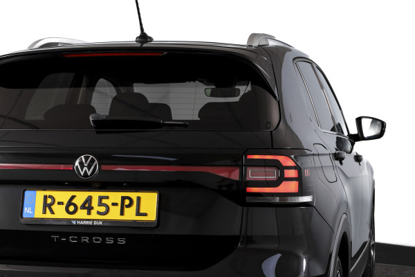 Volkswagen T-Cross 1.0 TSI Style 110 PK - Automaat | Dig.Cockpit | Adapt.Cruise |  Stoelverw. | PDC | Camera | App.Connect | ECC | Afn.Trekhaak | LM 18" |