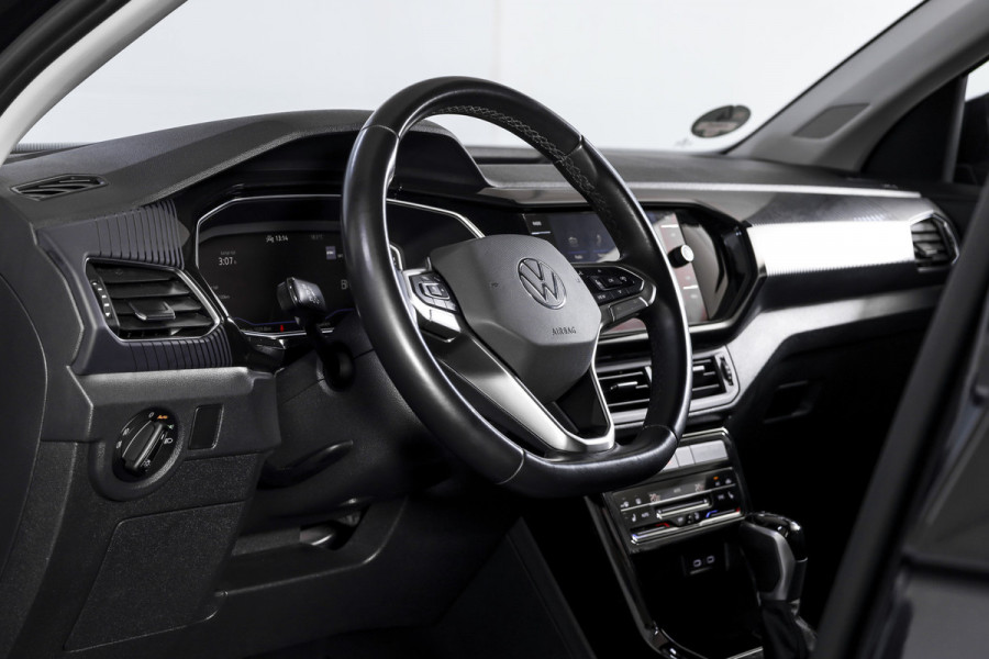 Volkswagen T-Cross 1.0 TSI Style 110 PK - Automaat | Dig.Cockpit | Adapt.Cruise |  Stoelverw. | PDC | Camera | App.Connect | ECC | Afn.Trekhaak | LM 18" |