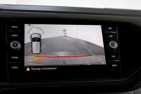 Volkswagen T-Cross 1.0 TSI Style 110 PK - Automaat | Dig.Cockpit | Adapt.Cruise |  Stoelverw. | PDC | Camera | App.Connect | ECC | Afn.Trekhaak | LM 18" |